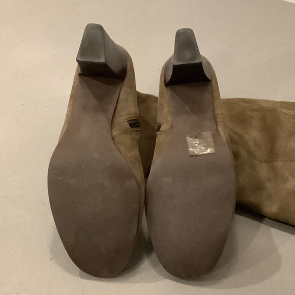 Michael Kors Tall Suede Khaki Round Toe Boot Size 9M - Picture 12 of 14